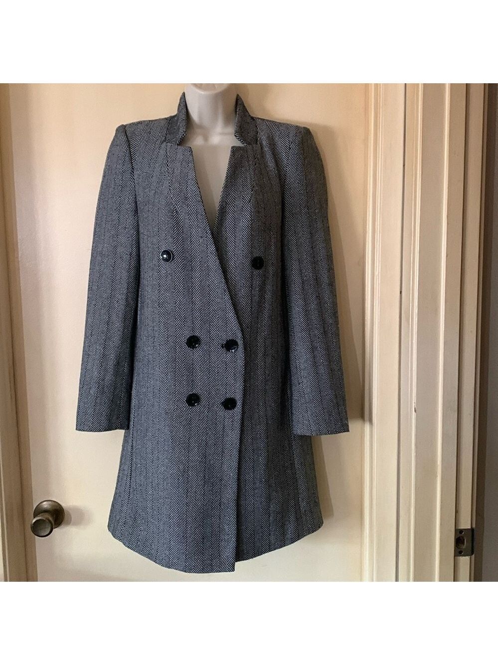 Kireina black and white oversized chevron overcoat size S